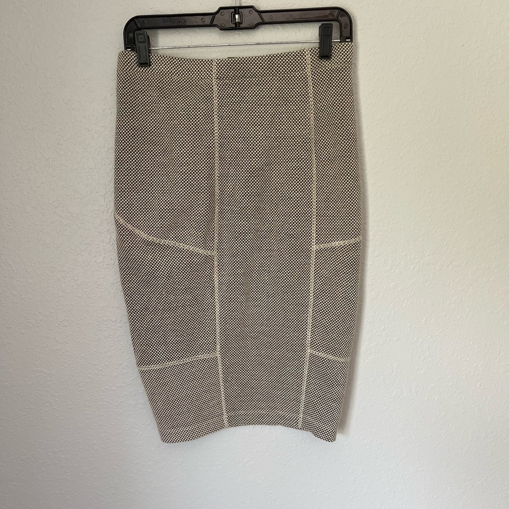 ⭐️ Skirt. Collection. Costa Blanca. Size Medium. 58% polyester. - Picture 4 of 5